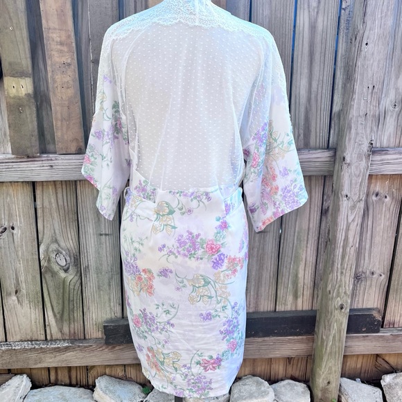 Linea Donatella Satin Robe with Lace Insets, 3/4L Sleeves; Size S/M - Picture 7 of 11